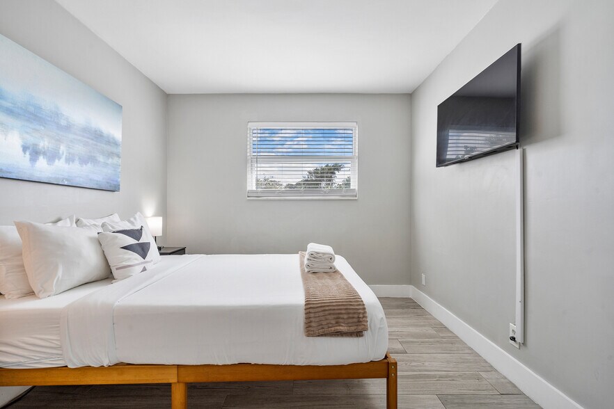 More Photos Of 50 SE 12th St, Fort Lauderdale Apartments For Sale