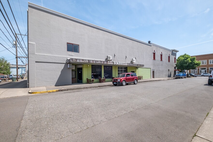 More Photos Of 796 S Main St, Lebanon Storefront Retail Office For Sale