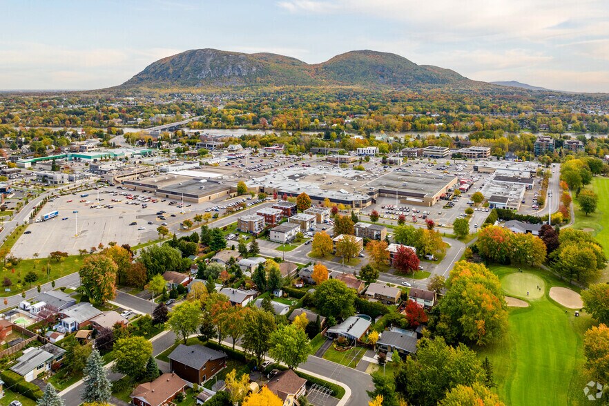 More Photos Of 600 Boul Sir-Wilfrid-Laurier, Beloeil Storefront For Lease