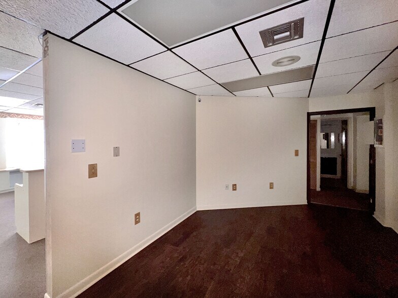 More Photos Of 200 Avenue K SE, Winter Haven Office For Lease