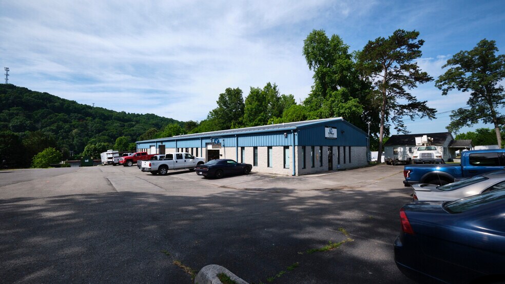 Primary Photo Of 3702 Neal Dr, Knoxville Light Manufacturing For Lease