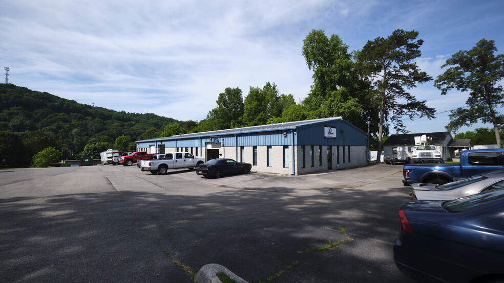 Primary Photo Of 3702 Neal Dr, Knoxville Light Manufacturing For Lease