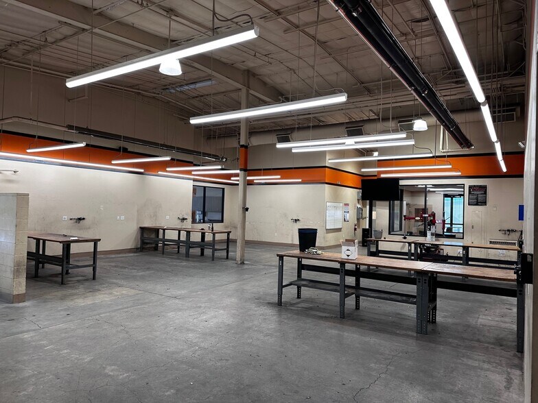More Photos Of 7503 E 22nd St, Tucson Auto Dealership For Lease