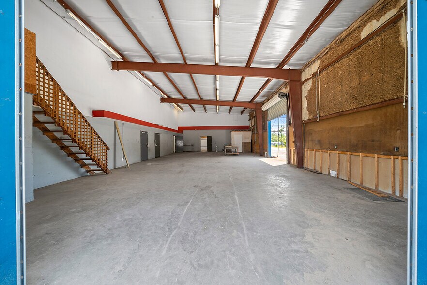 More Photos Of 9732 SE US Highway 441, Belleview Warehouse For Lease