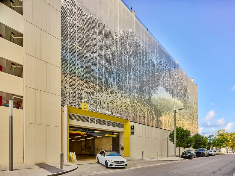 More Photos Of 161 NW 6th St, Miami Unknown For Lease