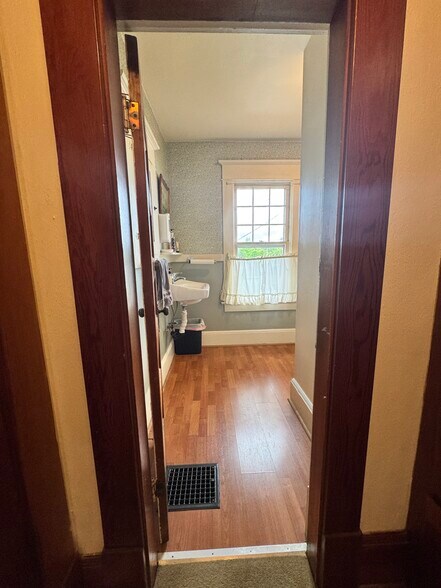 More Photos Of 518 SW 3rd St, Corvallis Office For Sale