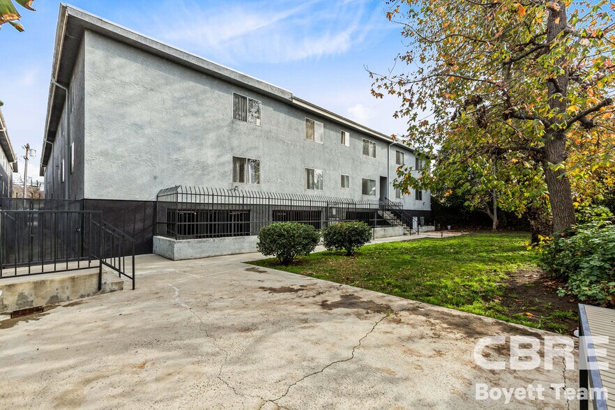More Photos Of 6643 Haskell Ave, Van Nuys Apartments For Sale