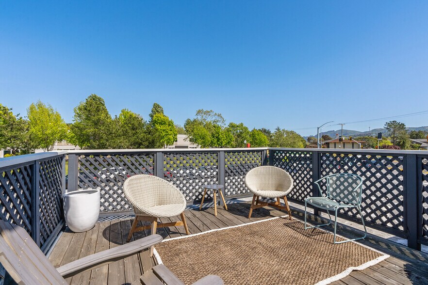 More Photos Of 125-131 Camino Alto, Mill Valley Office For Lease