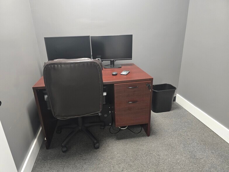More Photos Of 3265 Merrick Rd, Wantagh Storefront Retail Office For Lease