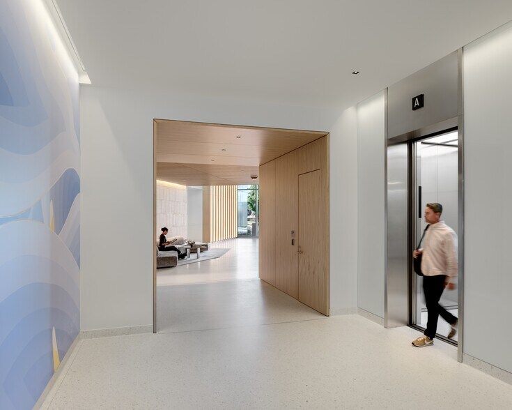 More Photos Of 200 Twin Dolphin Dr, Redwood City Office For Lease