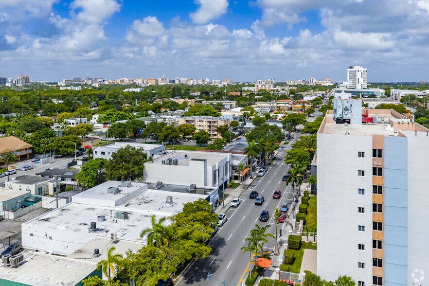 More Photos Of 2268 SW 8th St, Miami Storefront Retail Residential For Lease