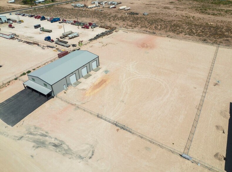 More Photos Of 14050 W Silver Fox Trl, Odessa Warehouse For Lease