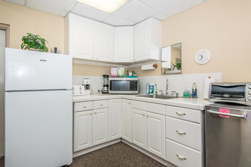 More Photos Of 13080 S Belcher Rd, Largo Office For Lease