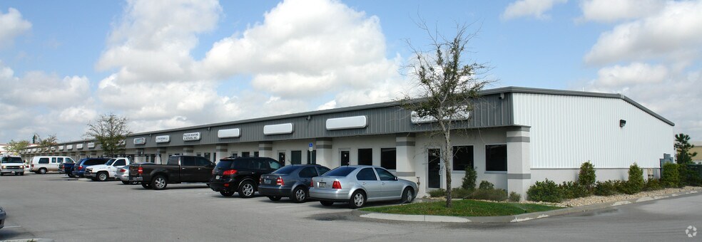 More Photos Of 735 NE 19TH Pl, North Fort Myers Warehouse For Lease