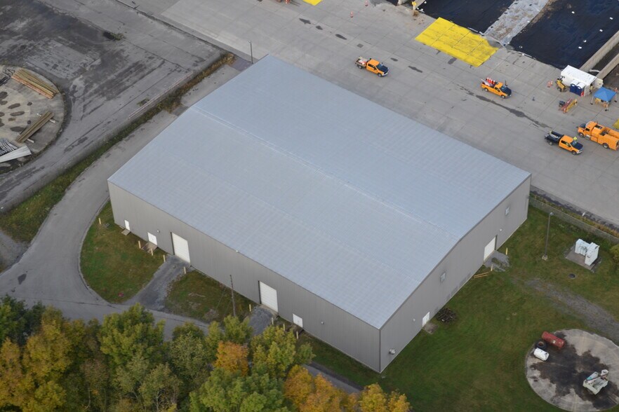 Primary Photo Of 470 Lock 8 Way, Fort Edward Distribution For Sale