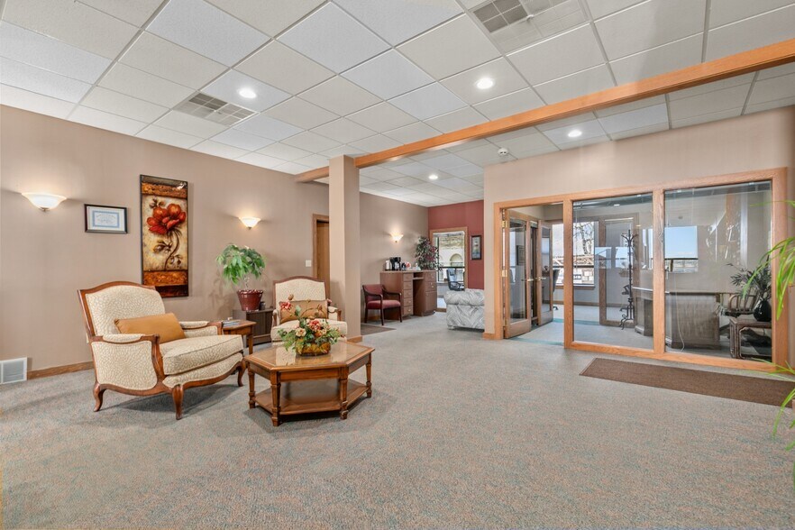 More Photos Of 600 S Main St, Oshkosh Office For Lease