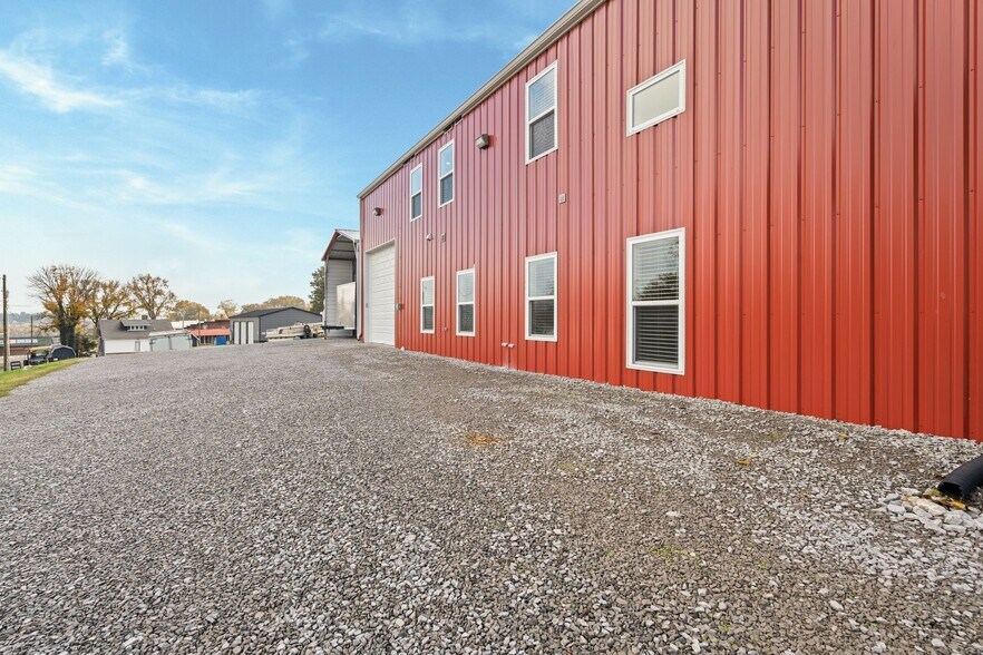 More Photos Of 201 Graves Rd, Goodlettsville Office For Sale