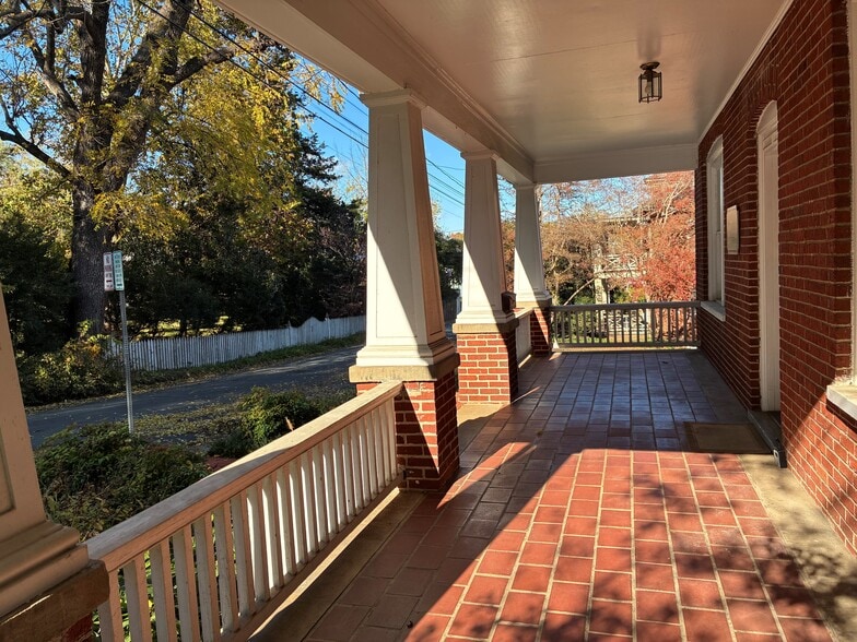 More Photos Of 414 3rd St NE, Charlottesville Office For Sale