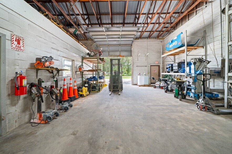 More Photos Of 7722 SE 126th Pl, Belleview Warehouse For Lease
