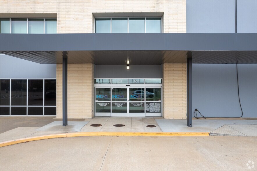 More Photos Of 10496 Katy Fwy, Houston Medical For Lease