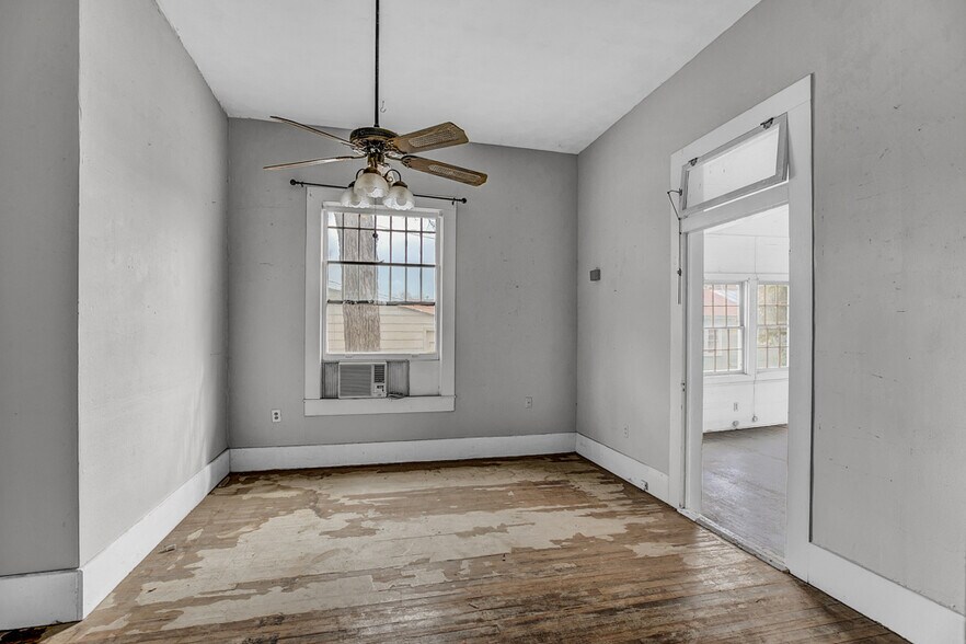 More Photos Of 650-664 S Seguin Ave, New Braunfels Land For Sale