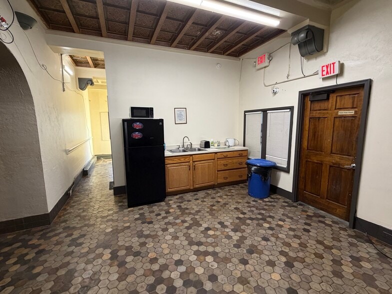 More Photos Of 113 N Clinton Ave, Rochester Apartments For Sale