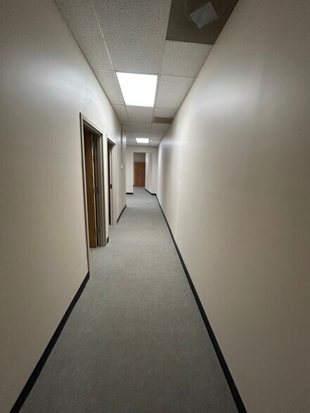 More Photos Of 989 Knox Abbott Dr, Cayce Office For Lease