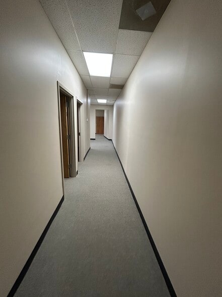 More Photos Of 989 Knox Abbott Dr, Cayce Office For Sale