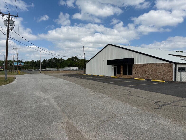 More Photos Of 914 S Southwest Loop 323, Tyler Industrial For Sale