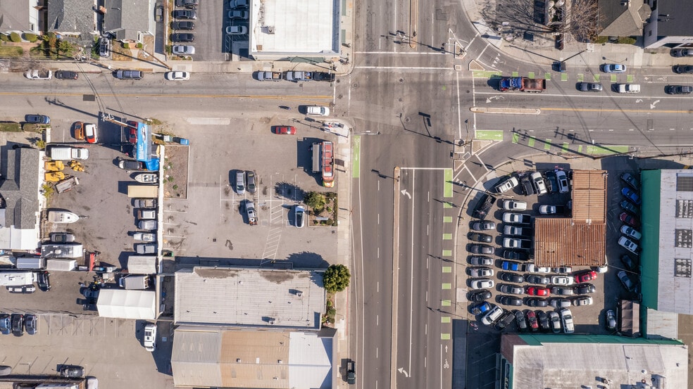 More Photos Of 1101-1105 W San Carlos St, San Jose Freestanding For Lease