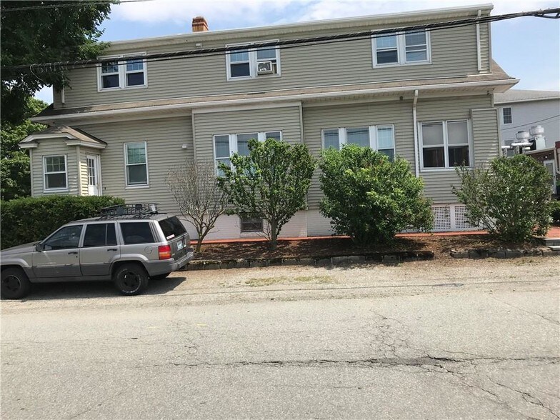 More Photos Of 380 Taunton Ave, East Providence Restaurant For Sale