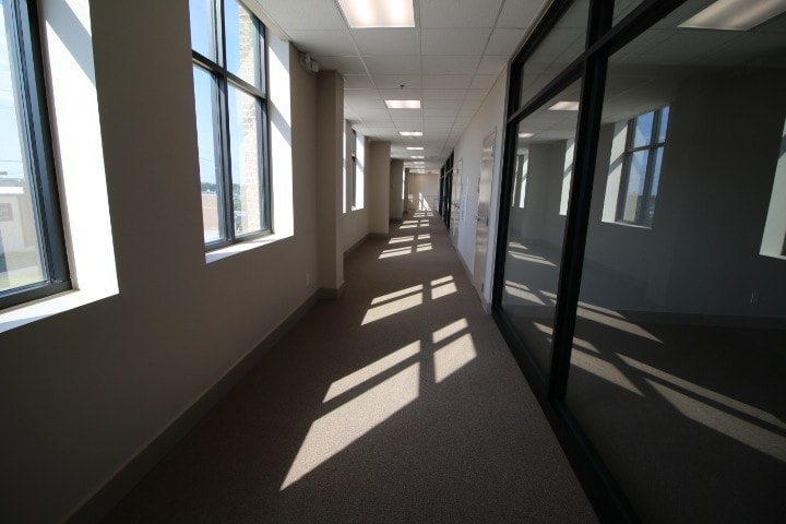 More Photos Of 409 N Oak St, Roanoke Storefront Retail Office For Lease