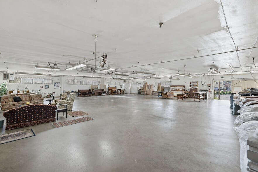 More Photos Of 1705 N Indiana St, Los Angeles Manufacturing For Lease