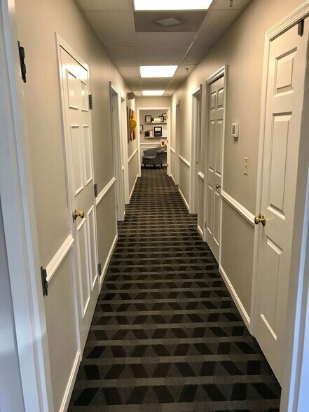 More Photos Of 10914 Patriot Hwy, Fredericksburg Storefront Retail Office For Lease