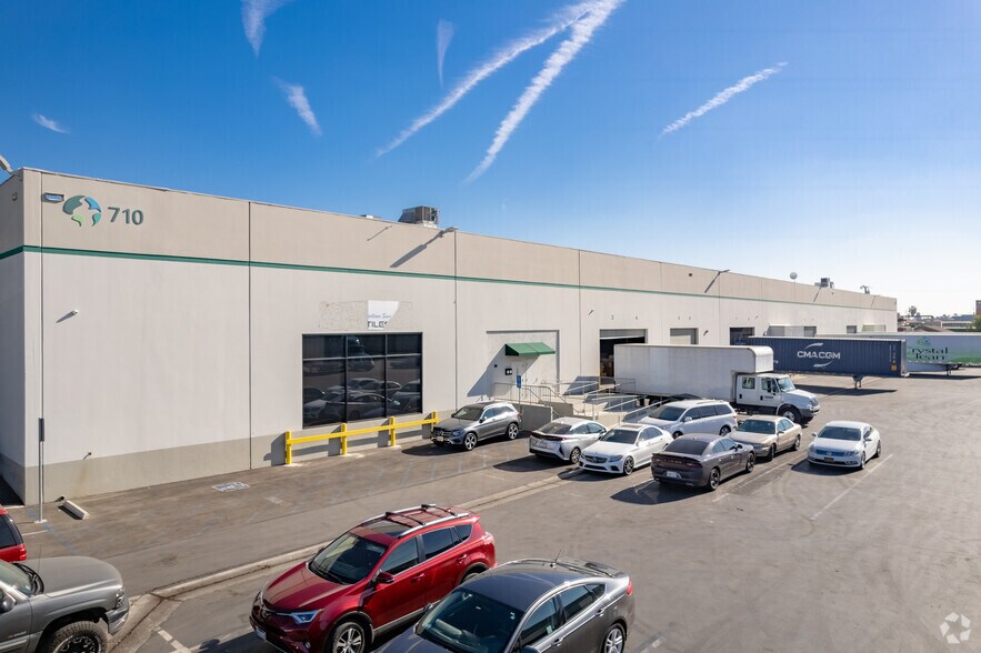 More Photos Of 700-710 Union St, Montebello Warehouse For Lease