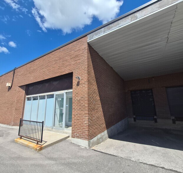 More Photos Of 51 Esna Park Dr, Markham Service For Lease