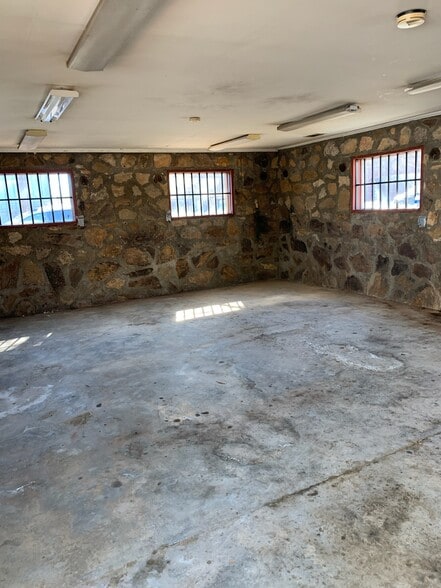 More Photos Of 846 Ellis St, Roswell Storefront Retail Office For Lease