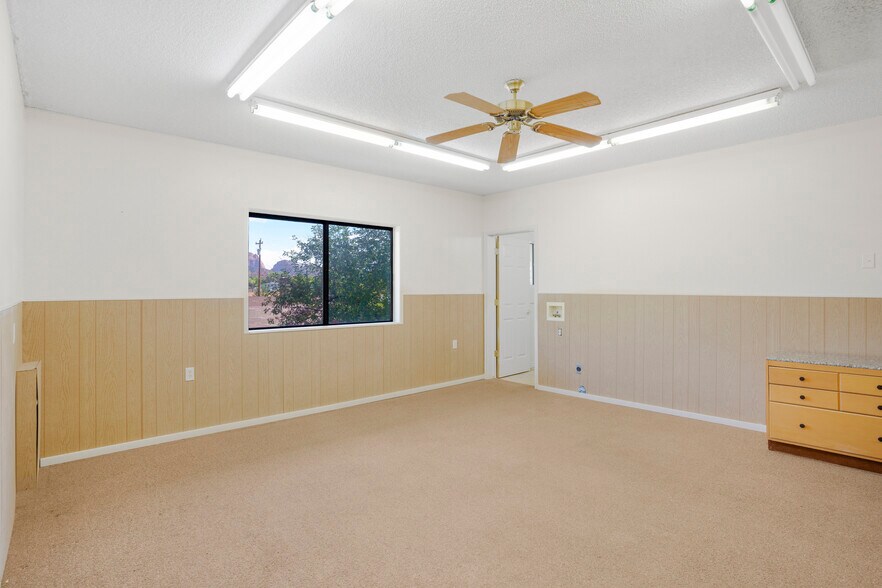 More Photos Of 140 Central St, Colorado City Office For Sale
