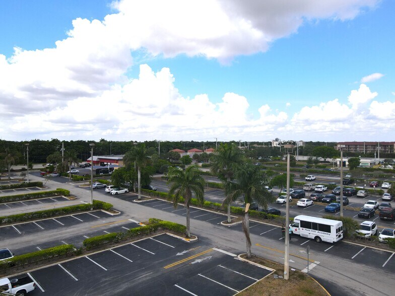 More Photos Of 12315-12389 Pembroke Rd, Pembroke Pines Unknown For Lease