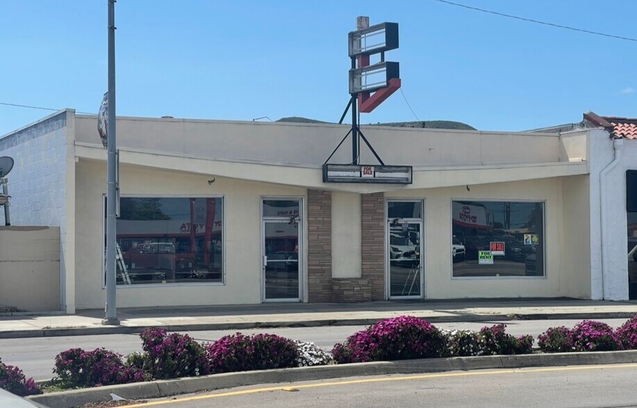 Primary Photo Of 208-210 E Ocean Ave, Lompoc Storefront For Lease