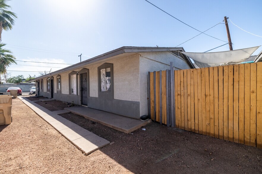 More Photos Of 6739 N 61st Ave, Glendale Multifamily For Sale