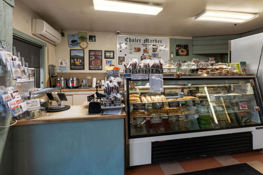 More Photos Of 6410 Jackrabbit Ln, Belgrade Storefront For Sale