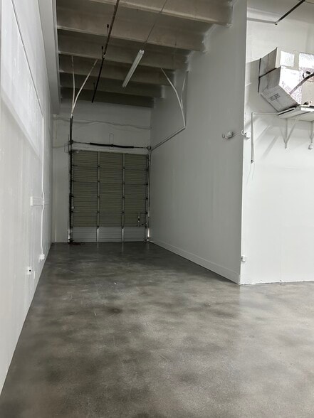 More Photos Of 4095 N 28th Way, Hollywood Warehouse For Lease