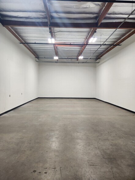 More Photos Of 2005 Raymer Ave, Fullerton Warehouse For Lease