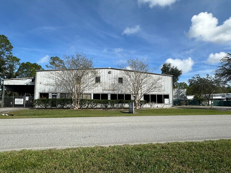 More Photos Of 180 Cumberland Park Ln, Saint Augustine Manufacturing For Sale