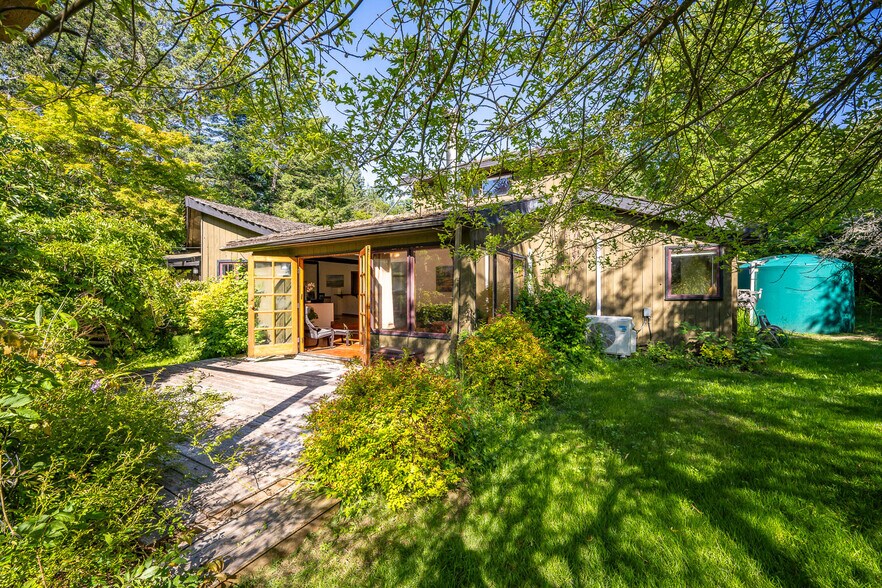 More Photos Of 1885 Central Rd, Hornby Island Land For Sale