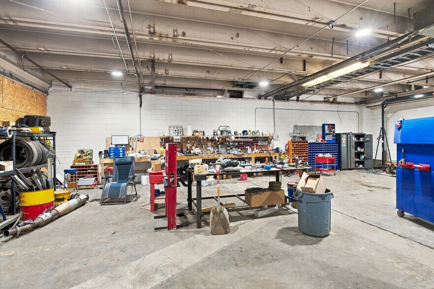 More Photos Of 6115 Robertson Ave, Nashville Warehouse For Lease
