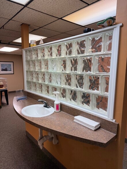 More Photos Of 5516 Torrey Rd, Flint Medical For Sale