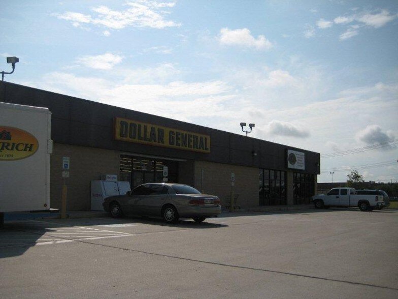 More Photos Of 3631 S Main St, Pearland Storefront For Lease