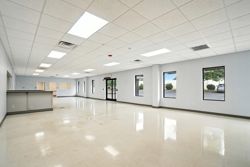 More Photos Of 133 Island Ford Rd, Statesville Office For Sale